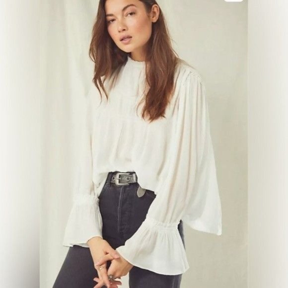 FREE PEOPLE Kelsey Flare Sleeve Blouse White - XS NWT - Picture 1 of 7